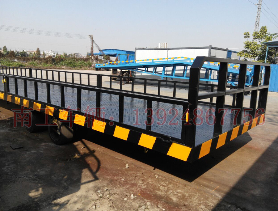 1676342169208449.jpg 13米平板拖車(chē) 液壓剎車(chē)護(hù)欄平板拖車(chē)8.jpg