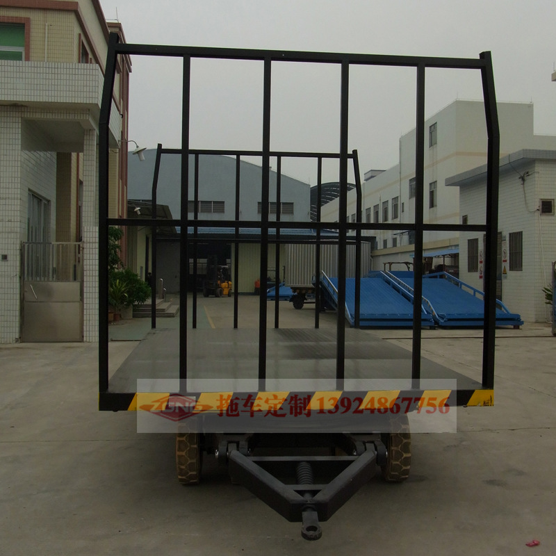1676342562116433.jpg 11噸平板車護(hù)欄型3.jpg