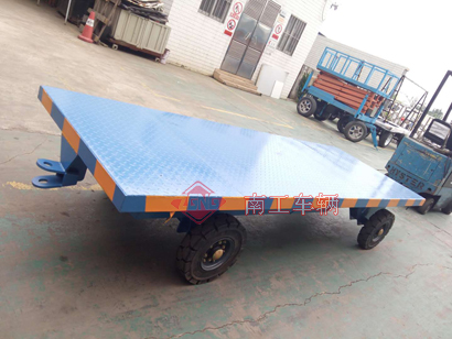 1676423501827073.jpg 4噸藍(lán)色平板小拖車全掛式5I.jpg