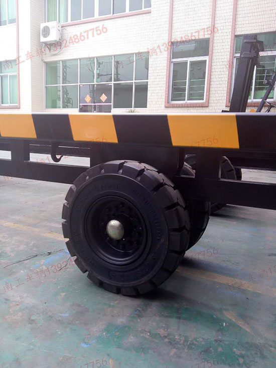 1677822962734880.jpg 10噸骨架式平板拖車(chē)6.jpg