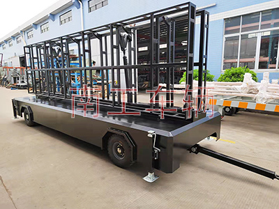 1683879161376817.jpg 2.5T折疊式顯示屏LED廣告拖車(chē)I.jpg