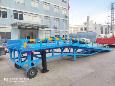 1684315866895777.jpg 10噸移動式登車橋2I.jpg