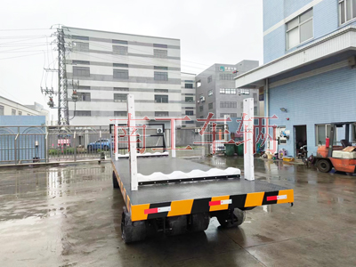 30T重型平板拖車(chē) 帶活動(dòng)插裝立柱工具拖車(chē)4I.jpg