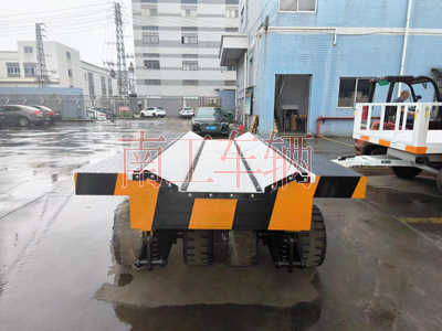 1720143723715581.jpg 25噸V字重型鋼卷平板拖車(chē)2I.jpg