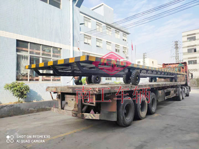 15噸13米加長(zhǎng)骨架型平板拖車1I.jpg