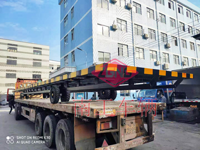 15噸13米加長(zhǎng)骨架型平板拖車2I.jpg