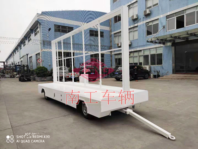 1768448167851070.jpg 2.2噸固定式LED廣告拖車(chē)I.jpg