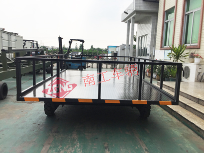 1769221020270106.jpg 6噸護(hù)欄型平板拖車黑色1I.jpg