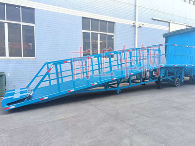 10噸移動(dòng)式登車橋電動(dòng) 防爆款4I.jpg